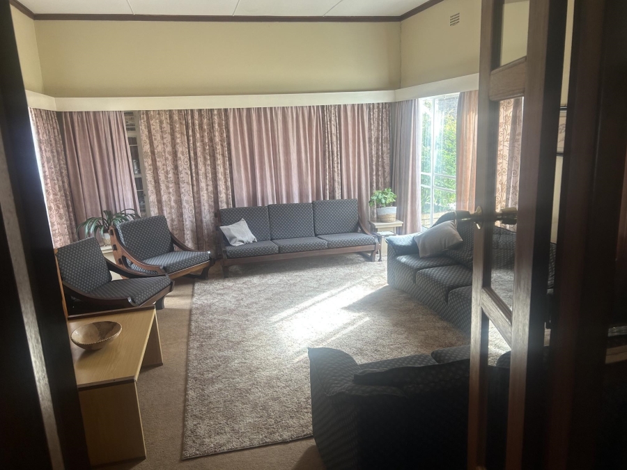5 Bedroom Property for Sale in Viljoenskroon Free State